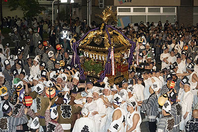 Regelmäßig veranstaltetes Fest: Kurayami Matsuri (Fest der Dunkelheit)